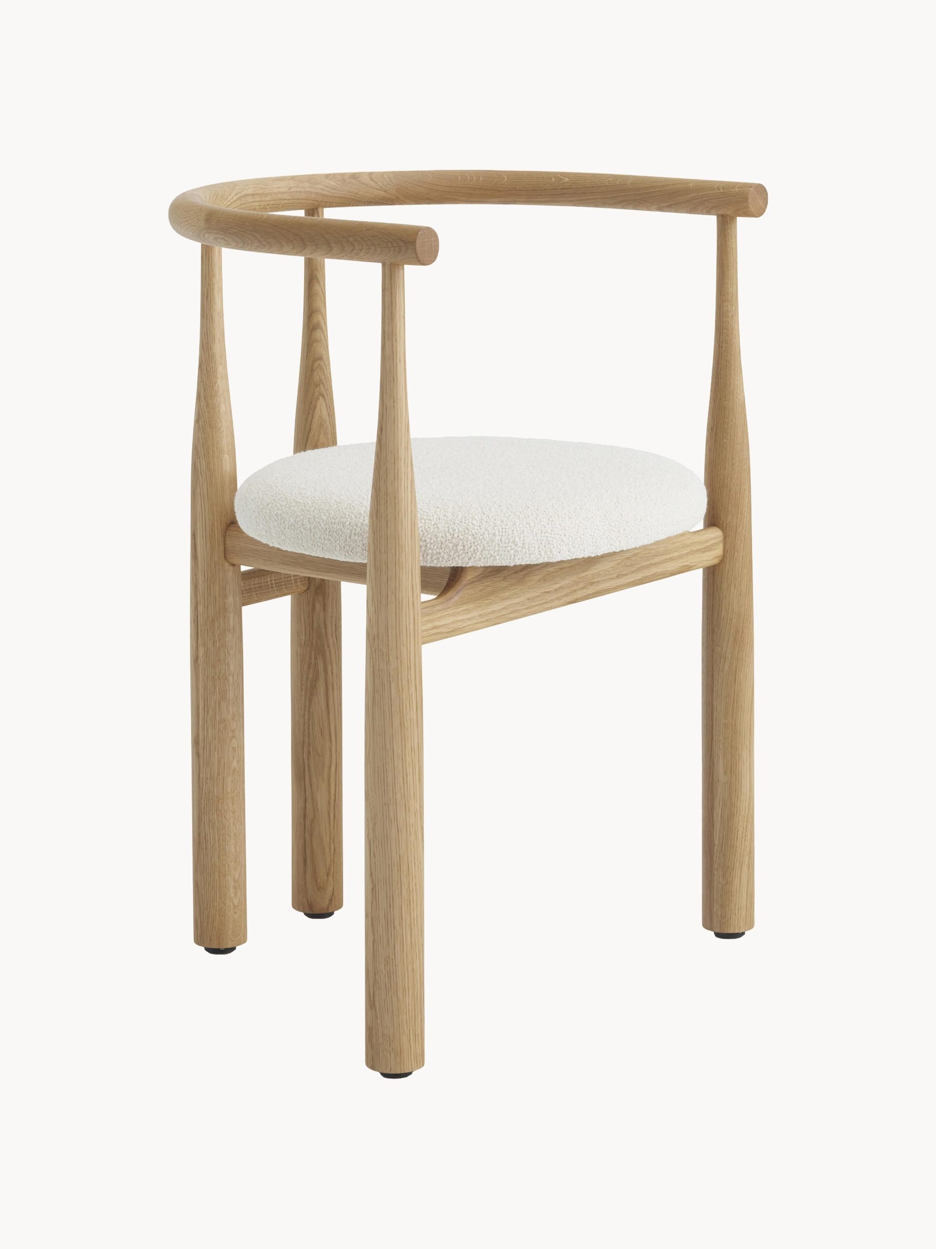 Silla con reposabrazos de madera de roble Bukowski