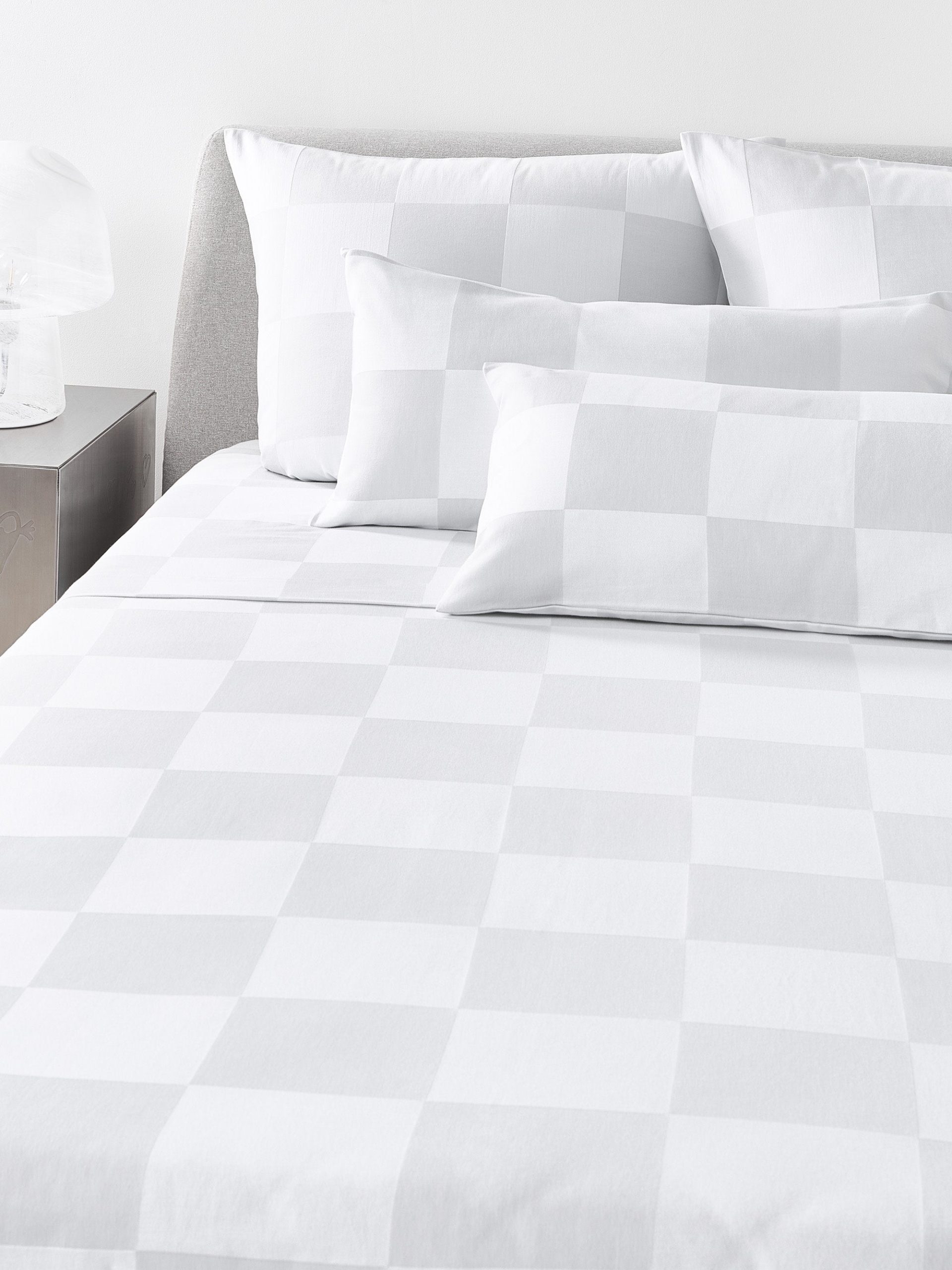 Westwing | Crosby Studios, sábana encimera de algodón a cuadros Damier