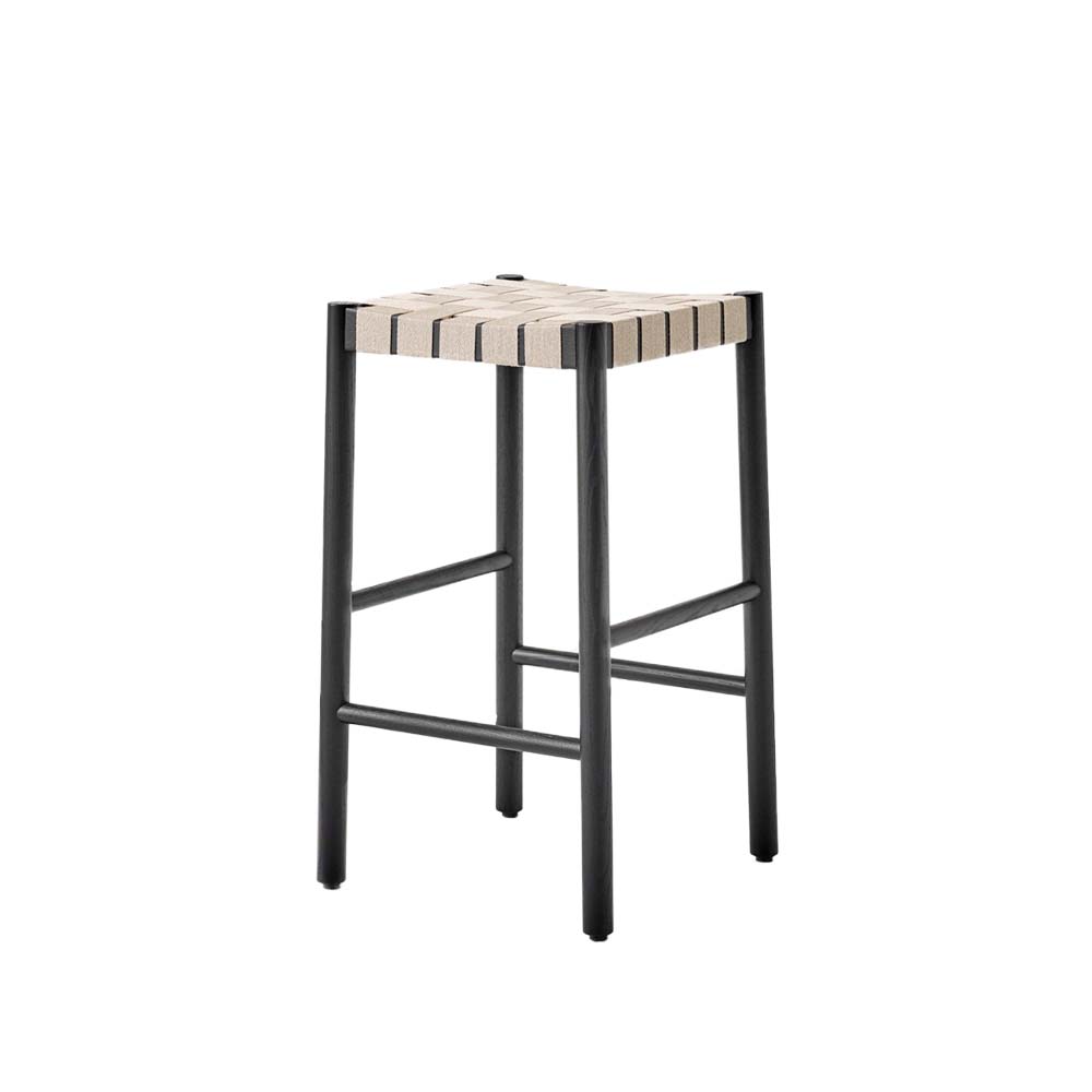 Taburete bar Betty TK7 Black, asiento de banda de lino trenzada natural