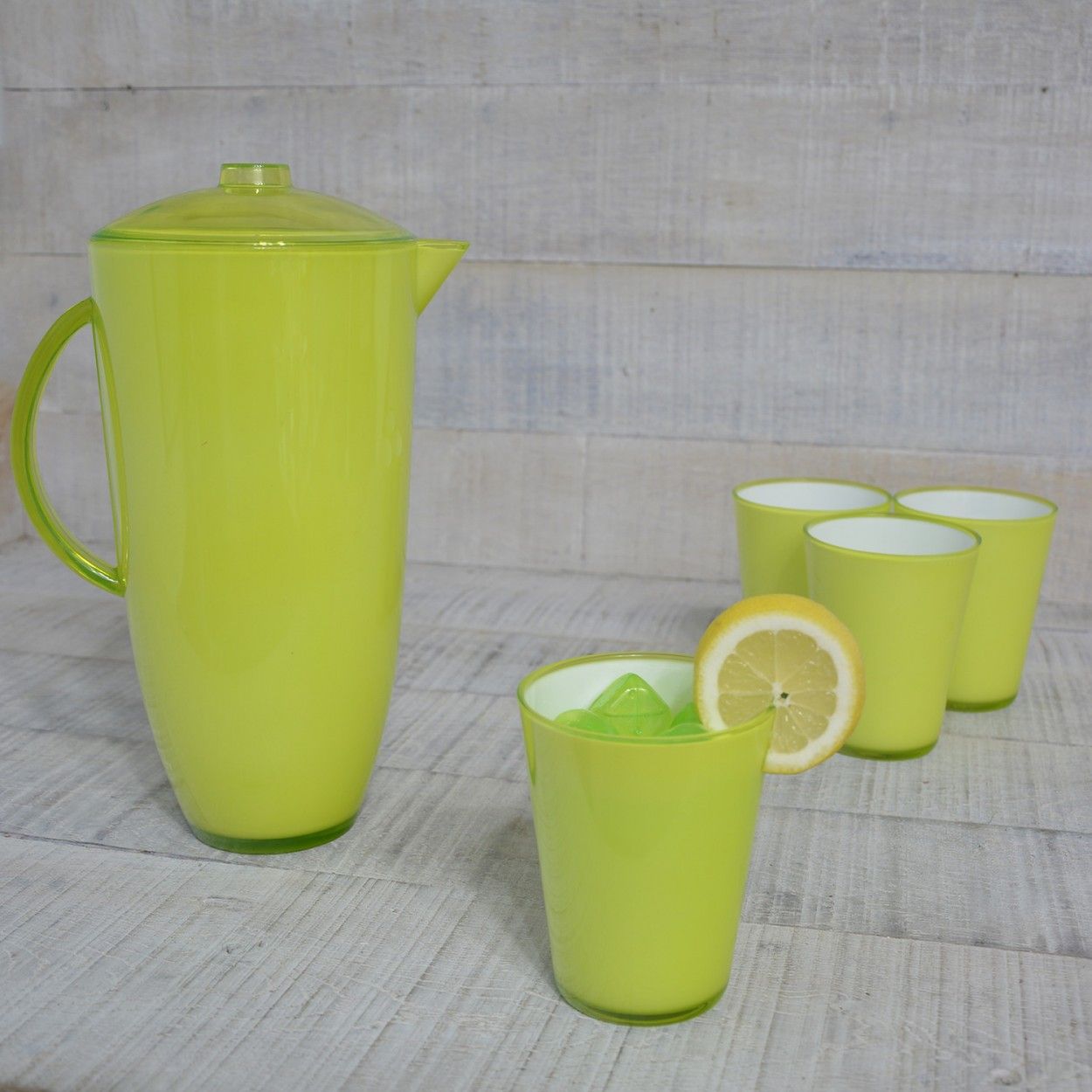 Jarra y 4 Vasos en Set colección Lifeway - Diseño Original- Hogar y Más