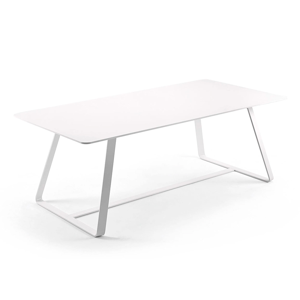 Mesa Kolonaki Varaschin