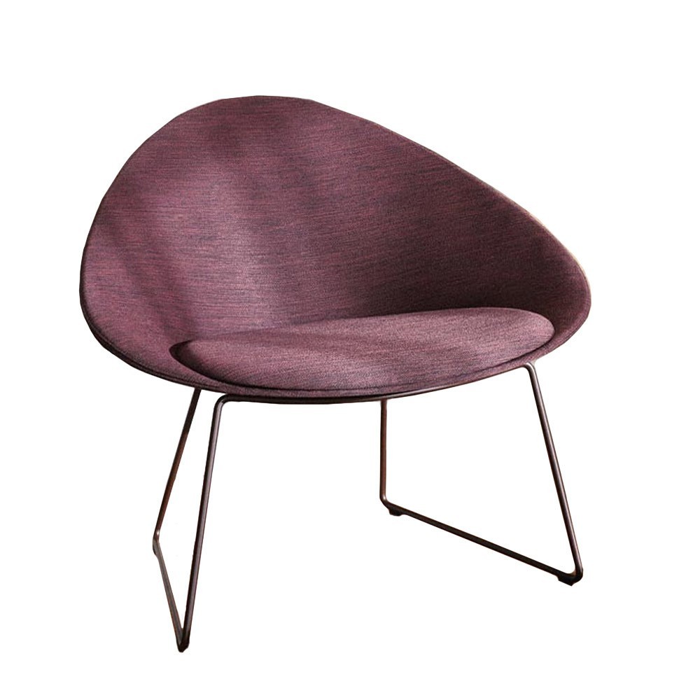 Butaca Adell Tapizada patín Arper